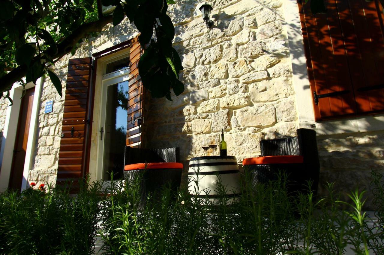 Apartmán Old House Sveti Filip i Jakov Exteriér fotografie