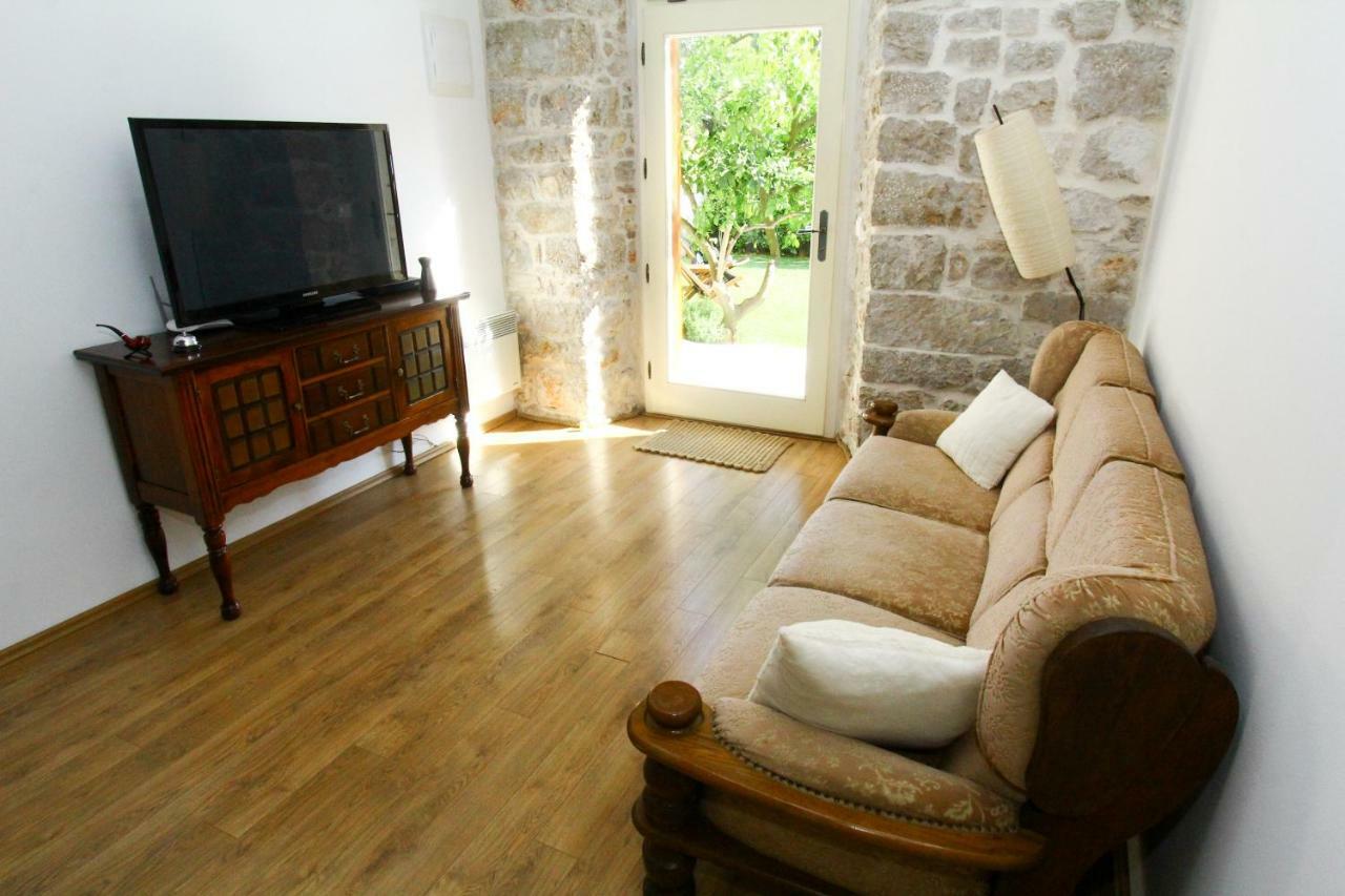 Apartmán Old House Sveti Filip i Jakov Exteriér fotografie