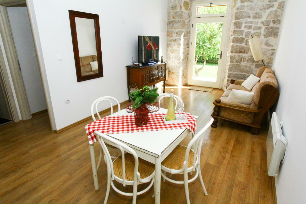 Apartmán Old House Sveti Filip i Jakov Exteriér fotografie
