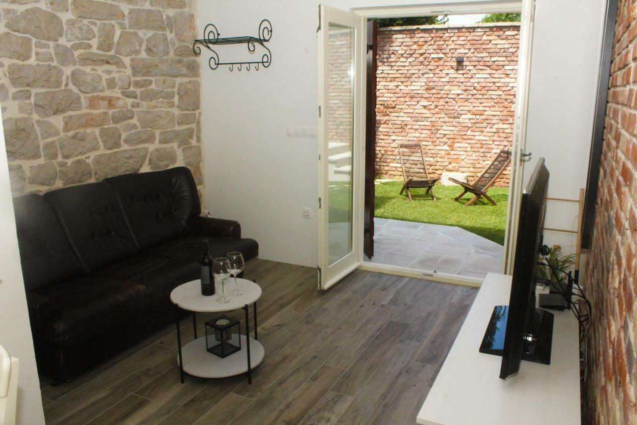 Apartmán Old House Sveti Filip i Jakov Exteriér fotografie