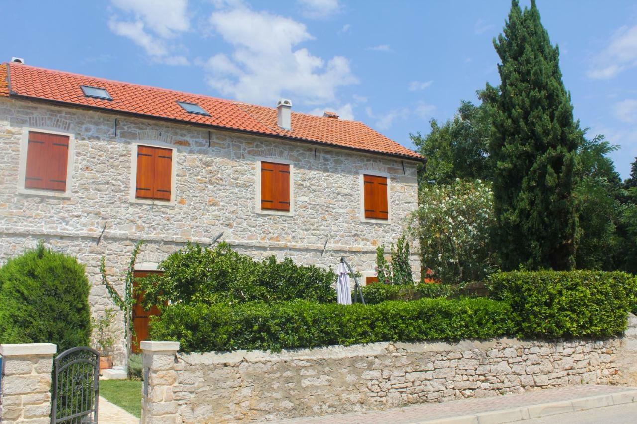 Apartmán Old House Sveti Filip i Jakov Exteriér fotografie